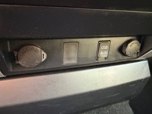 Used 2017 Toyota Tundra SR5 RWD image 20