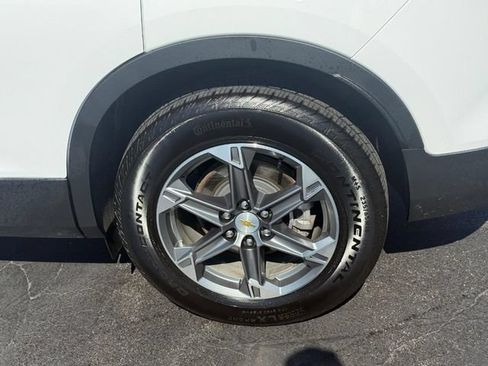 Used 2024 Chevrolet Blazer LT w/ Convenience Package FWD image 4