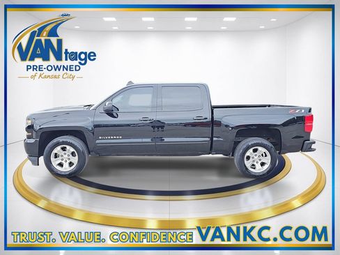 Used 2018 Chevrolet Silverado 1500 LT w/ All Star Edition AWD/4WD image 10