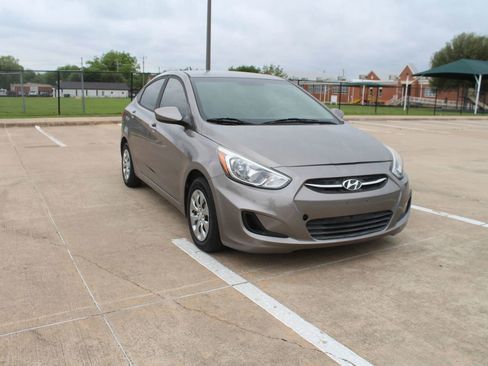 Used 2017 Hyundai Accent SE FWD image 5