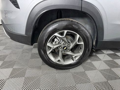 Used 2025 Chevrolet Trax LT image 33