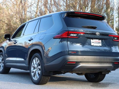 Used 2025 Toyota Grand Highlander FWD image 6