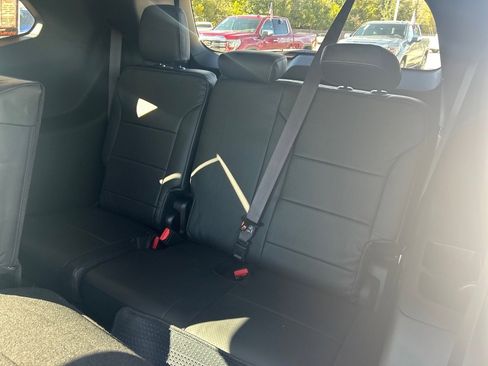 Used 2025 GMC Acadia Elevation image 30