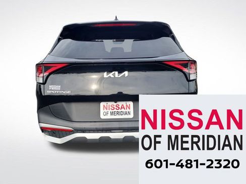 Used 2023 Kia Sportage EX image 4