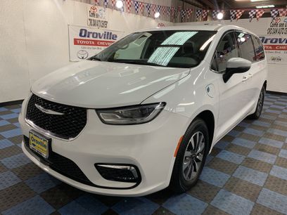 Used 2023 Chrysler Pacifica Touring-L