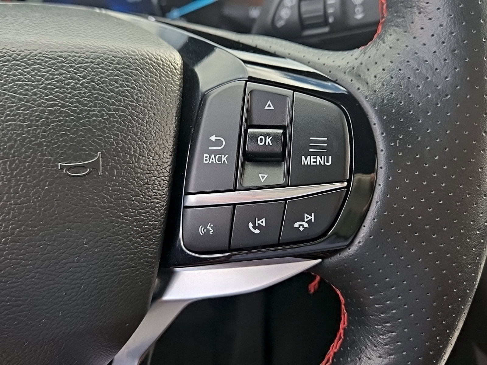 Used 2023 Ford Explorer ST-Line AWD/4WD image 14