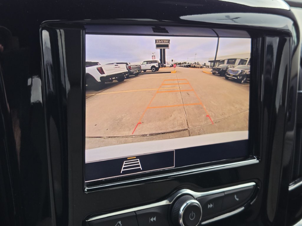 Used 2023 Chevrolet Traverse LS FWD image 19