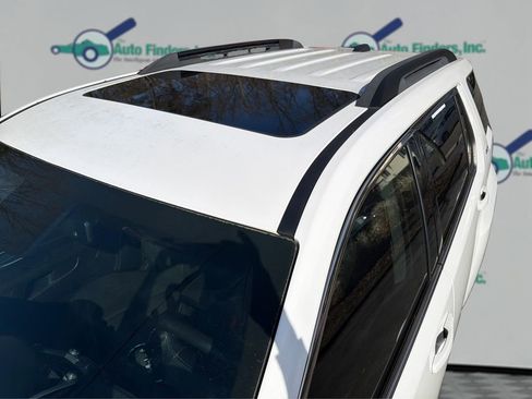 Used 2017 GMC Terrain SLT w/ Open Road Package image 12