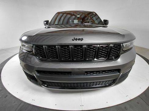 Certified 2024 Jeep Grand Cherokee L Altitude image 2