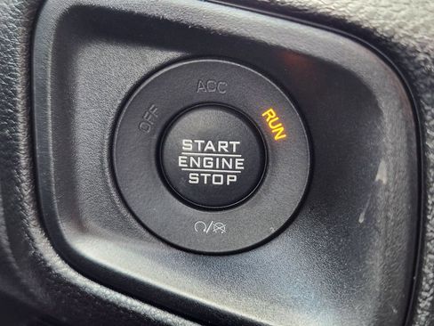 Used 2025 Jeep Wrangler Unlimited Sport AWD/4WD image 22
