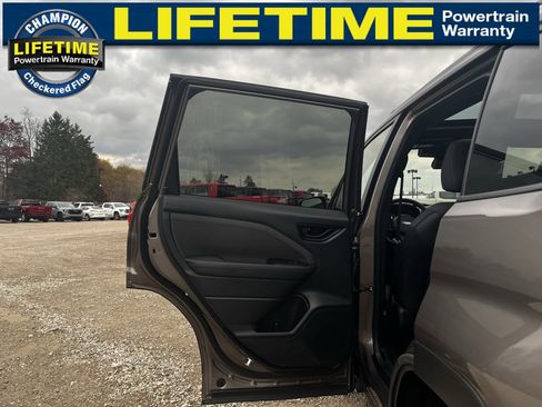 Used 2025 Subaru Forester Premium image 29