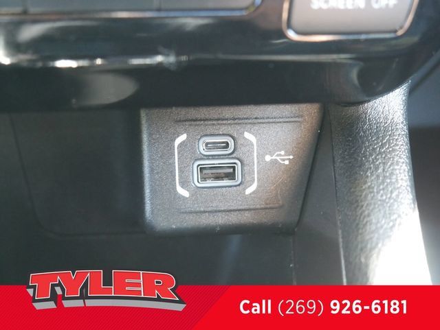 Used 2024 Jeep Compass Latitude AWD/4WD image 33