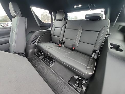 Certified 2024 GMC Yukon SLT w/ SLT Premium Package image 17