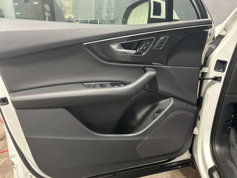 Used 2021 Audi Q7 3.0T Premium w/ Convenience Package image 10