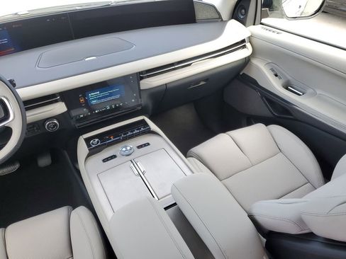 New 2025 Lincoln Navigator L Reserve AWD/4WD image 18