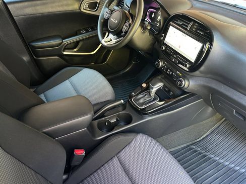 Certified 2025 Kia Soul S FWD image 16
