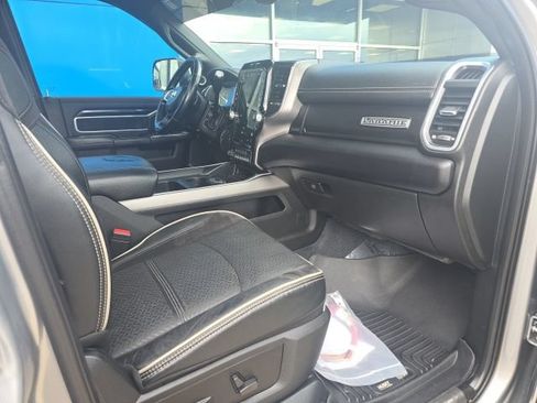 Used 2022 RAM 3500 Laramie AWD/4WD image 5