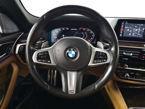 Used 2020 BMW M550i xDrive w/ Executive Package image 18