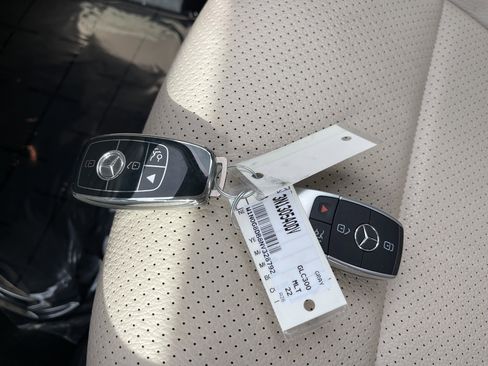 Used 2022 Mercedes-Benz GLC 300 image 23