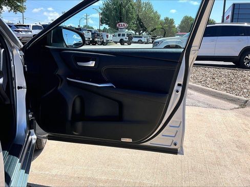 Used 2017 Toyota Camry XLE FWD image 28