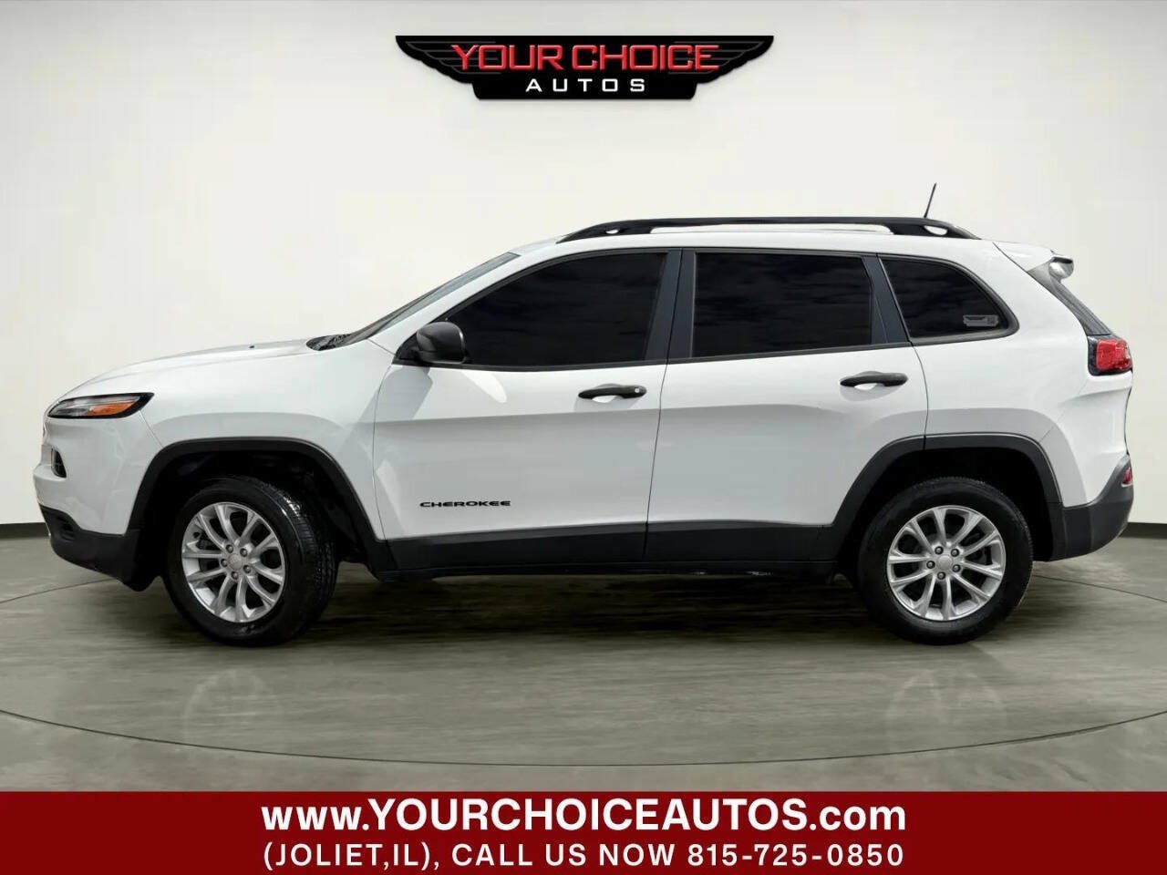 Used 2017 Jeep Cherokee Sport AWD/4WD image 2