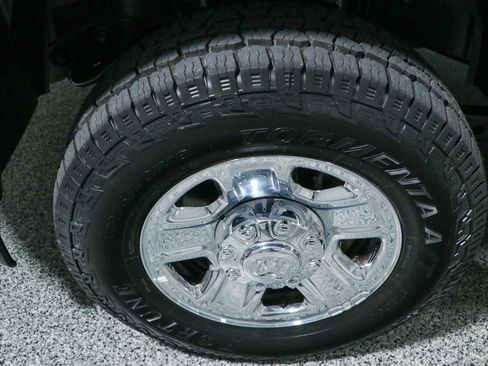 Used 2024 RAM 2500 Tradesman w/ Chrome Appearance Group AWD/4WD image 12