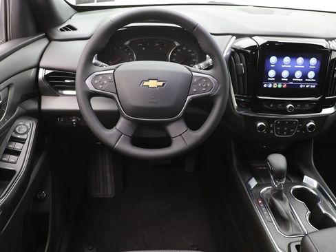 Used 2023 Chevrolet Traverse LT AWD/4WD image 12