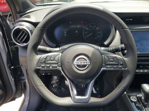 Certified 2023 Nissan Kicks SR image 17