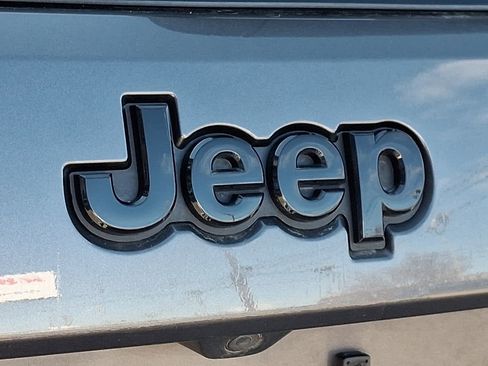 Used 2020 Jeep Grand Cherokee Altitude image 33