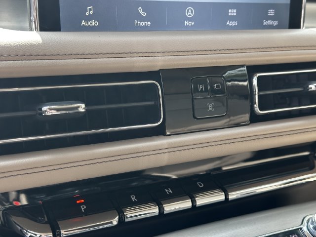 Certified 2024 Lincoln Aviator AWD w/ Elements Package image 23