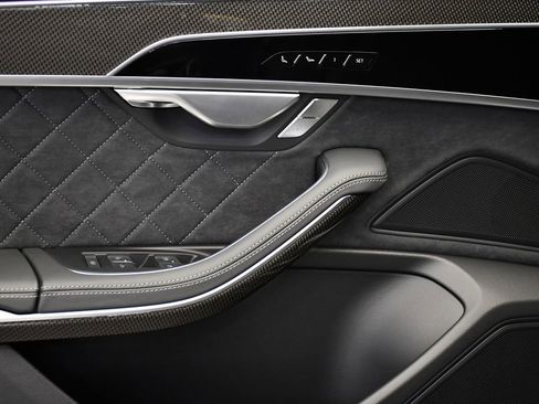 Used 2025 Audi S8 image 38