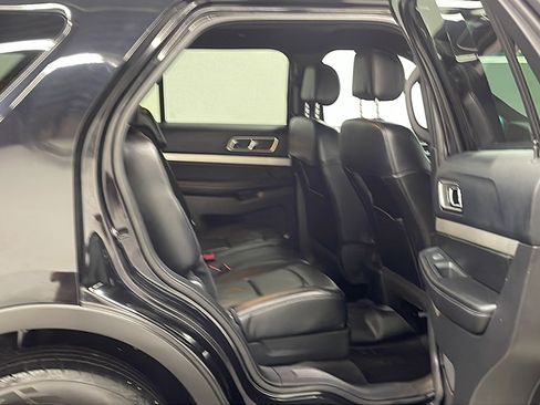 Used 2016 Ford Explorer XLT w/ Equipment Group 202A AWD/4WD image 20