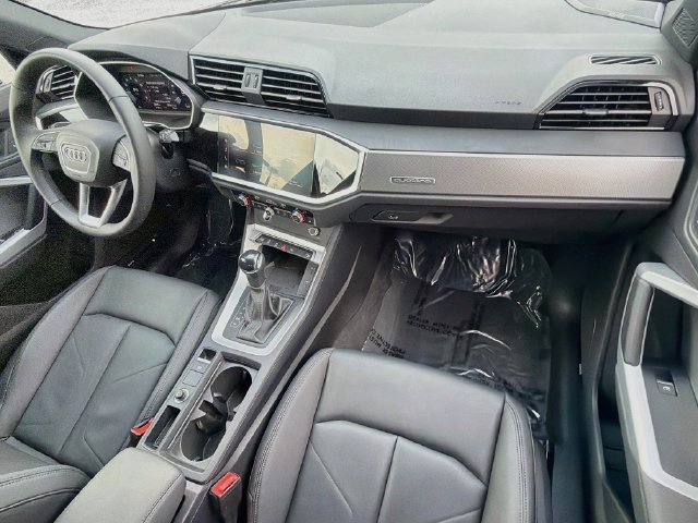 Used 2025 Audi Q3 2.0T Premium w/ Convenience Plus Package AWD/4WD image 14