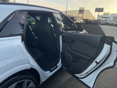 Used 2022 Audi RS Q8 4.0T image 30