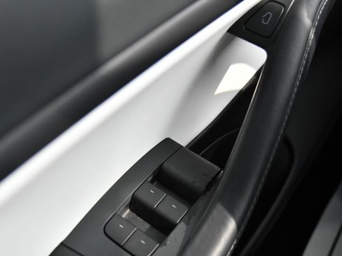 Used 2021 Tesla Model 3 Standard Range Plus image 30