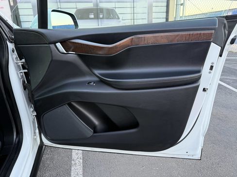 Used 2020 Tesla Model X Long Range image 32