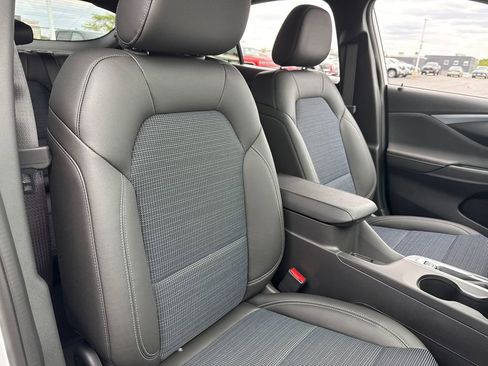 New 2026 Buick Envista Preferred FWD image 34