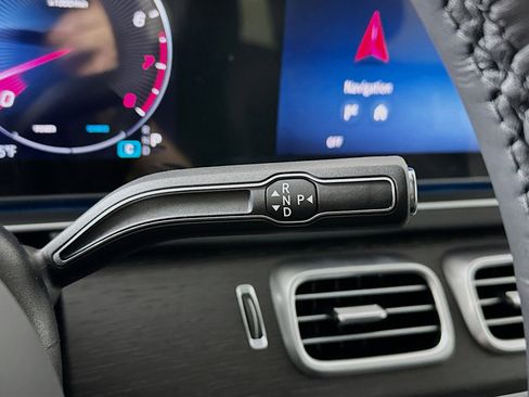New 2026 Mercedes-Benz GLS 450 4MATIC image 17
