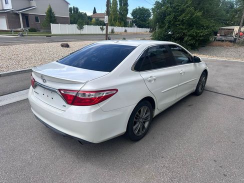 Used 2015 Toyota Camry SE FWD image 5