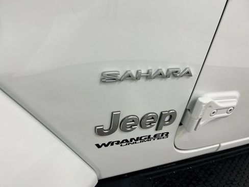 Used 2021 Jeep Wrangler Unlimited Sahara AWD/4WD image 26