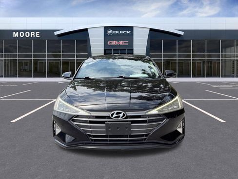 Used 2020 Hyundai Elantra Limited w/ Cargo Package (C1) FWD image 3