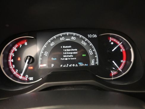 Used 2025 Toyota RAV4 XLE image 6