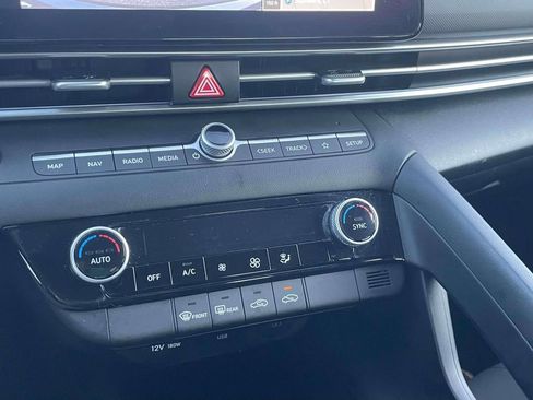 Used 2024 Hyundai Elantra SEL image 29