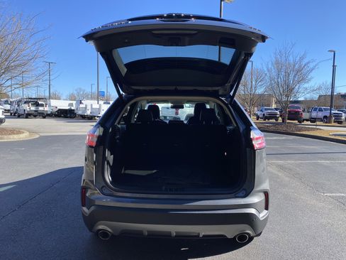 Used 2024 Ford Edge Titanium image 11