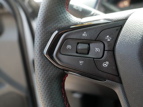 Used 2025 Chevrolet Trax RS w/ Driver Confidence Package FWD image 28