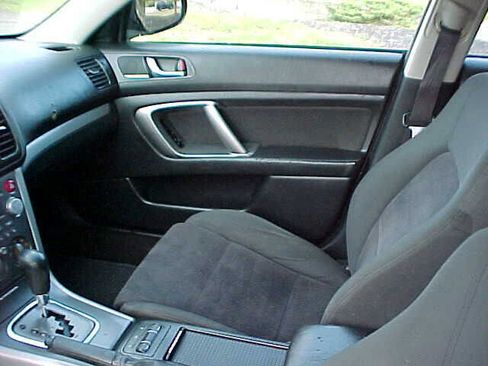 Used 2009 Subaru Outback 2.5i Special Edition image 16