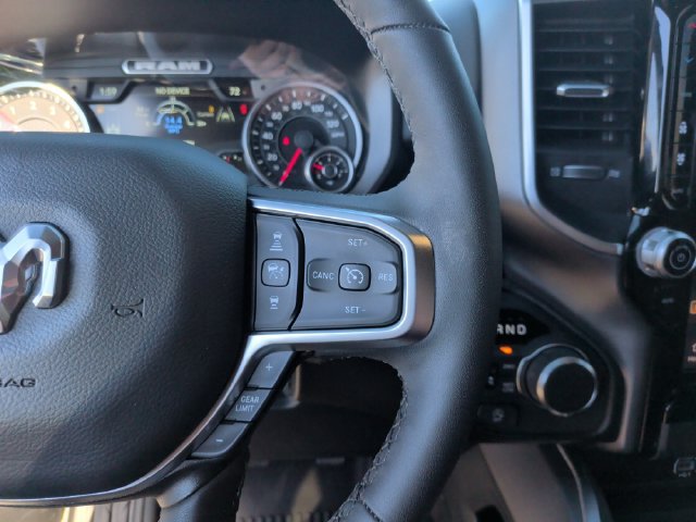 Used 2026 RAM 1500 4x4 Crew Cab image 17