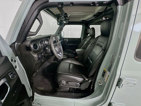 Used 2023 Jeep Wrangler Unlimited Sahara w/ Cold Weather Group AWD/4WD image 13