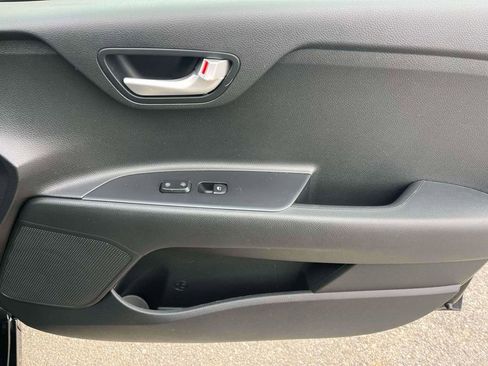 Used 2022 Kia Rio S image 9