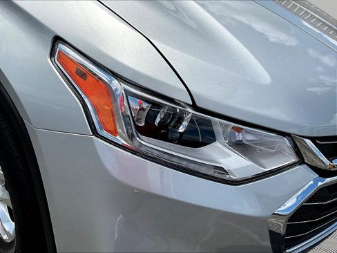 Used 2020 Chevrolet Traverse LT FWD image 32